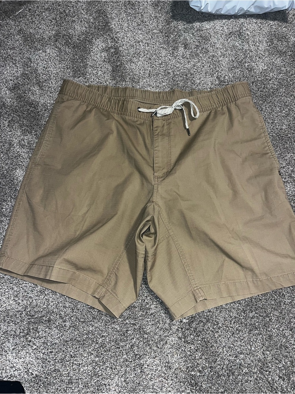 Vuori Men's Ripstop Shorts XL Stretch Casual Eeuc Tan